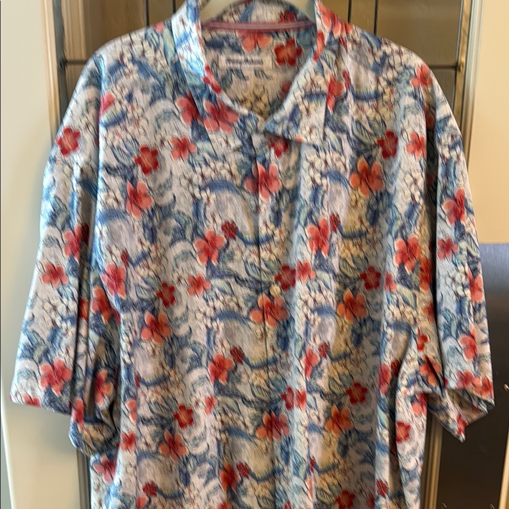 Tommy Bahama Blue and Red Casual Button Down Shirt